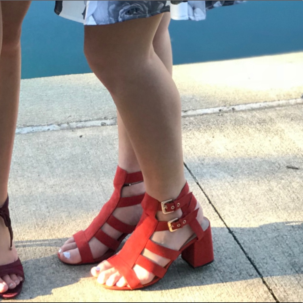 Red heels - Picture 2 of 2